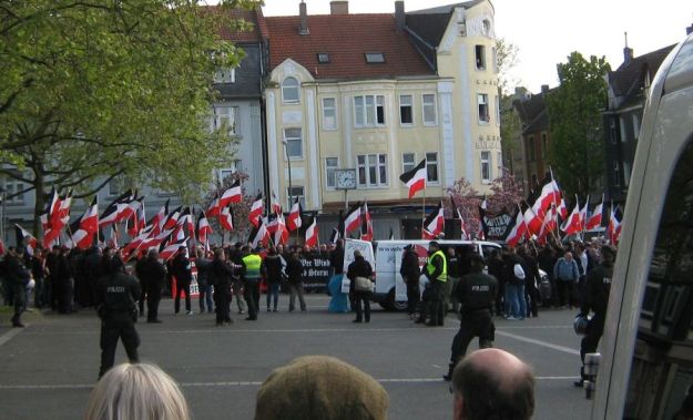 Faschistische "Die Rechte" am 1. Mai 2015 auf dem Krayer Markt